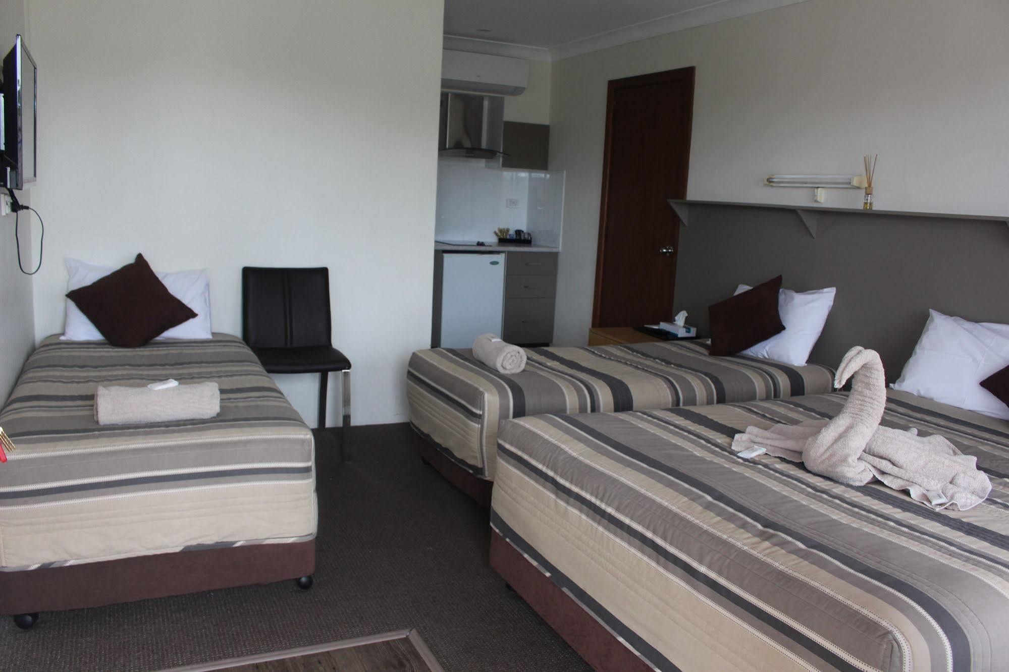 Centrepoint Motel Дабо Екстериор снимка