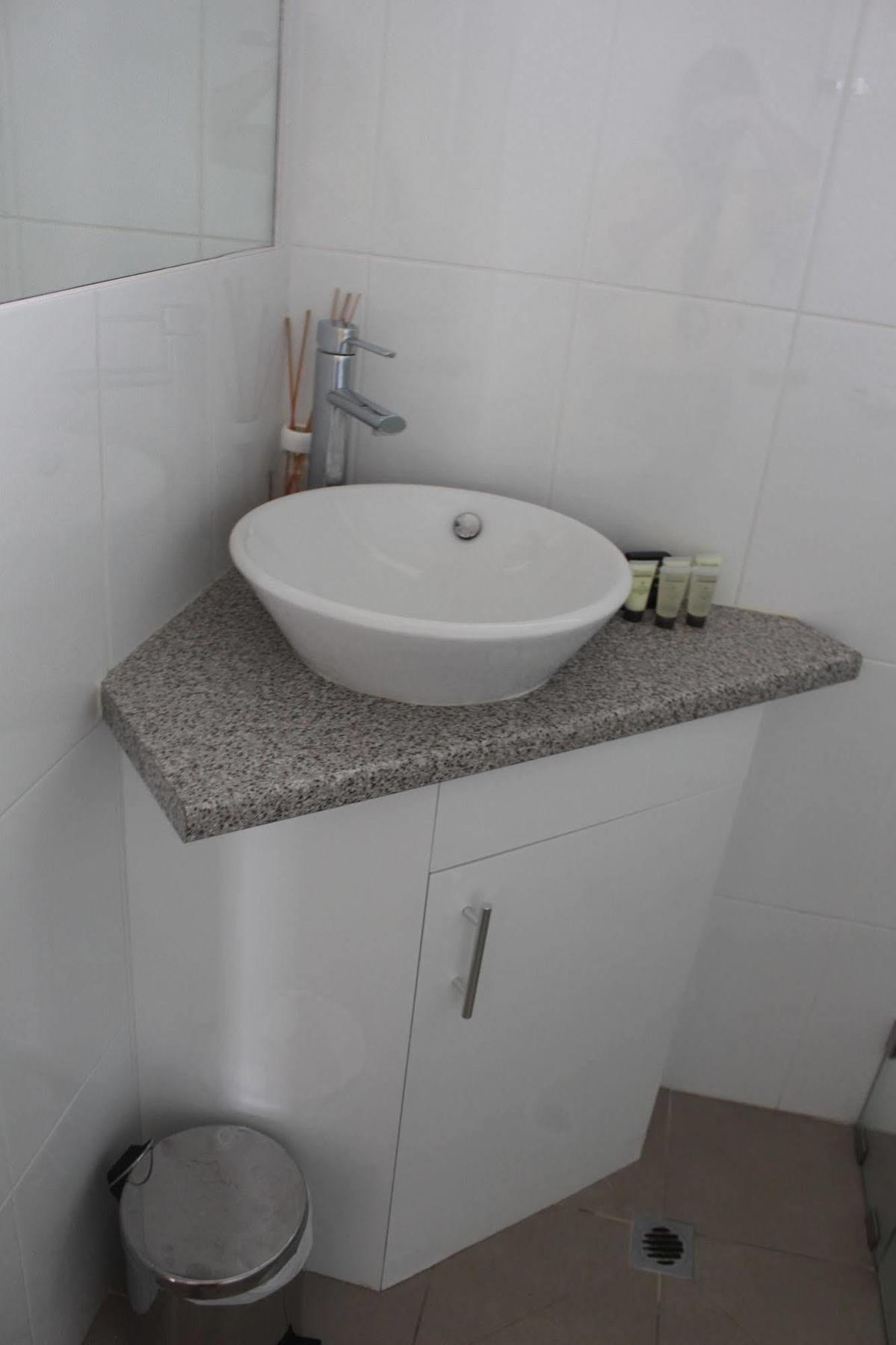 Centrepoint Motel Дабо Екстериор снимка