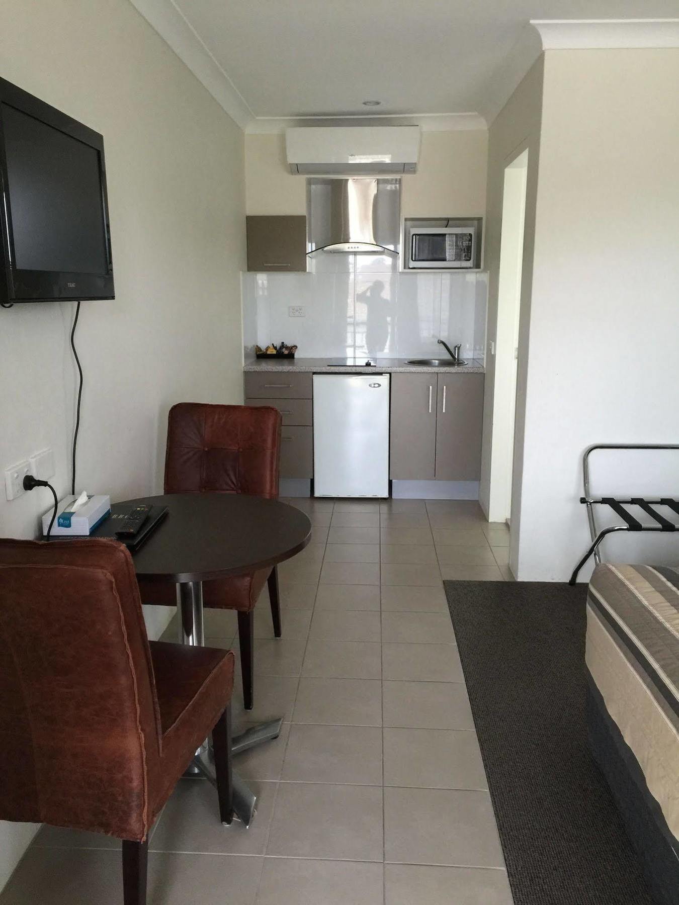Centrepoint Motel Дабо Екстериор снимка